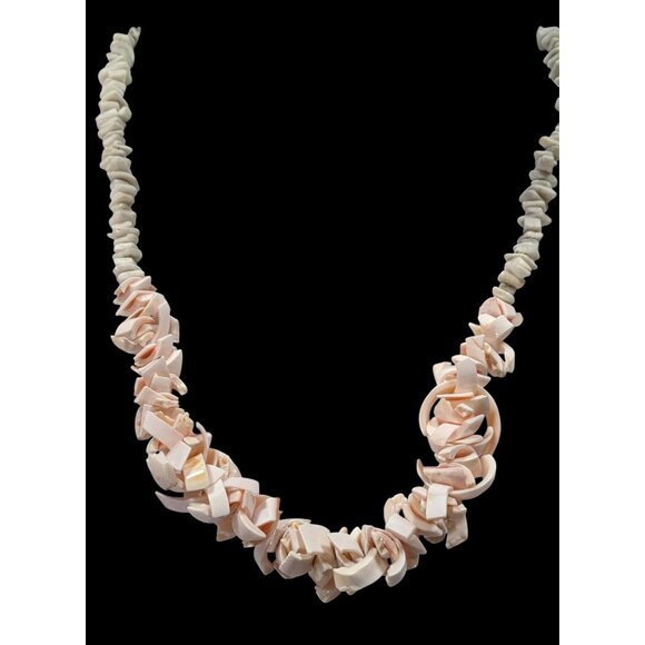 Vintage 70s Beachy Pink And White Shell Chip Beaded Necklace - Picture 2 of 6
